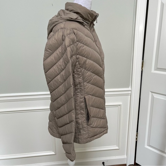 London Fog Packable Down Coat Tan Size Medium - Picture 3 of 12